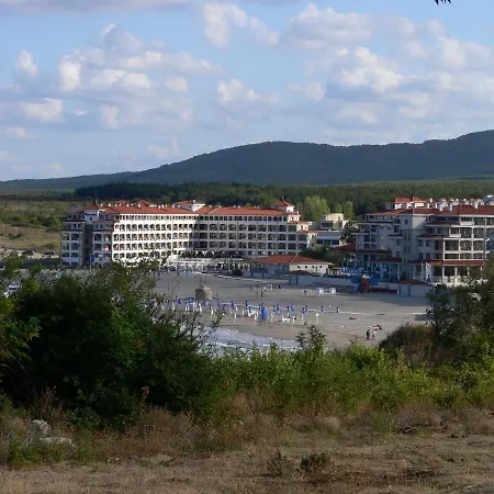 кастро/castro Апартаменты *