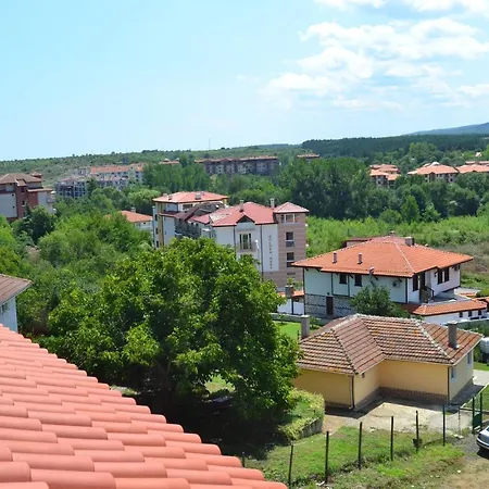 кастро/castro Apartamento Carevo